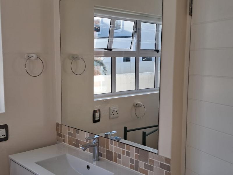 To Let 1 Bedroom Property for Rent in Hermanus Western Cape